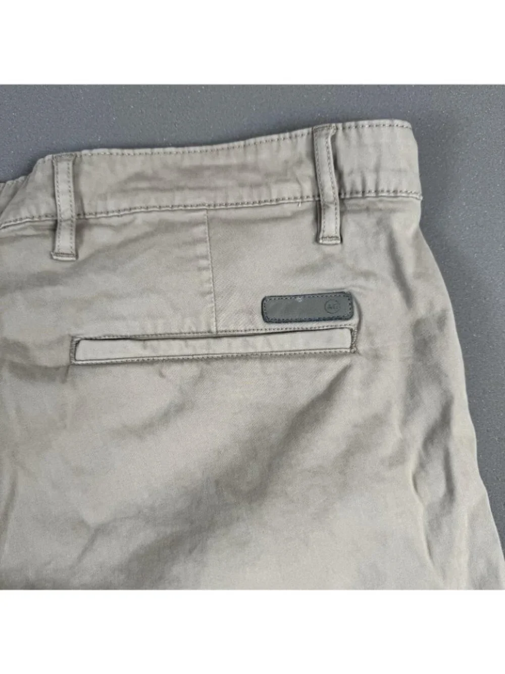 AG Adriano Goldschmied Shorts Mens Size 40 Beige Wanderer Slim Chino 10 Inseam